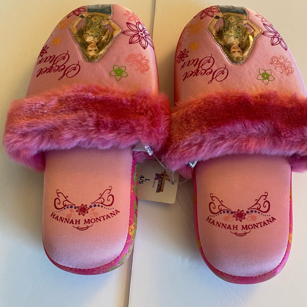 NWT Y2K Hannah Montana pink fuzzy slippers - Picture 2 of 3